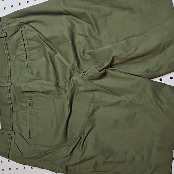 Talbots Perfect Shorts Sz 10 Moss Green - Picture 9 of 9